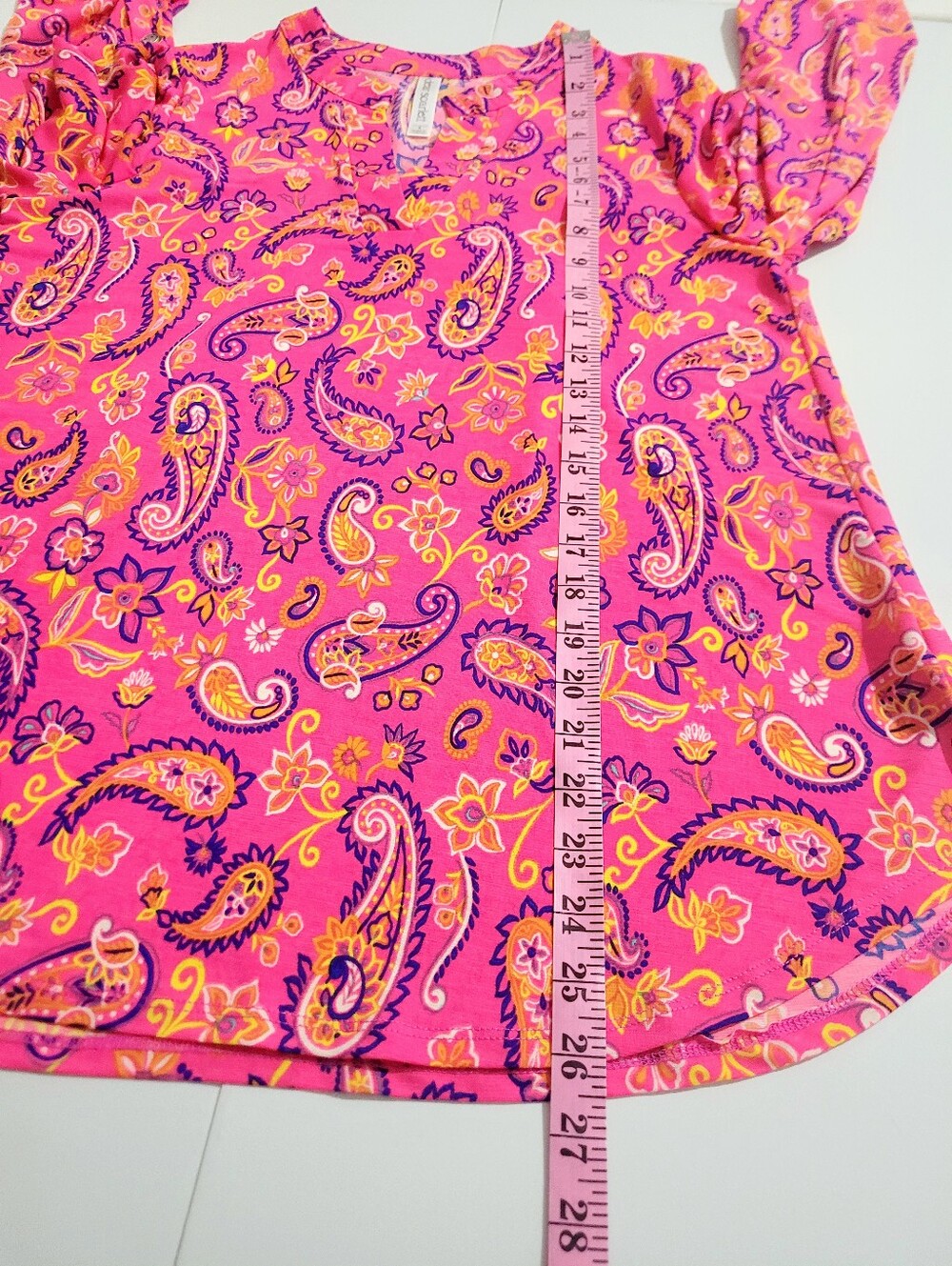 Dear Scarlett Pink Paisley Liquid Knit Tunic Top Small Roll Tab Sleeve Travel - Picture 10 of 11